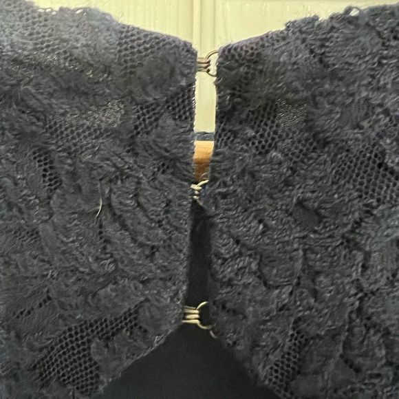 Alice + Olivia Blue Sleeveless Textured Floral Full Length Maxi Dress Size 4 - Picture 6 of 16